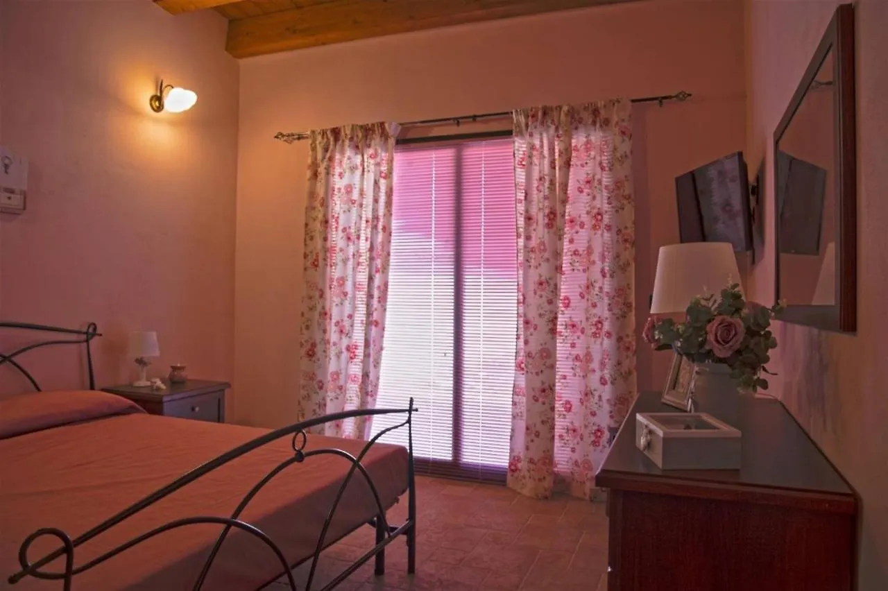 Villa With Air-Conditioned Garden Near The Sea  Fontane Bianche